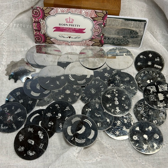 Manicure plate bundle: 29 circular 1 easy french smile cut rectangular plate
